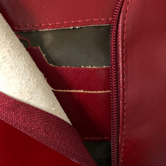 Vera Pelle Crossbody Bag - Picture 7 of 8